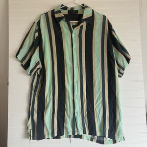 Men’s No Boundaries Striped Shirt in Green and Black XL